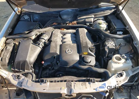 2001 Mercedes-Benz E 320 z USA, uszkodzony, nr VIN WDBJF65J51B196187